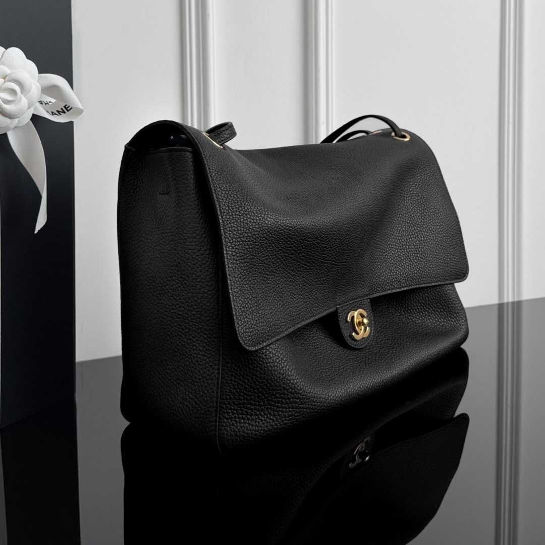 Large flap bag with back design Commuter bag for ladies Luxury leather handbag Economy quality tote bag Shoulder bag Handbag Flip bag Travel bag - 3 of 8