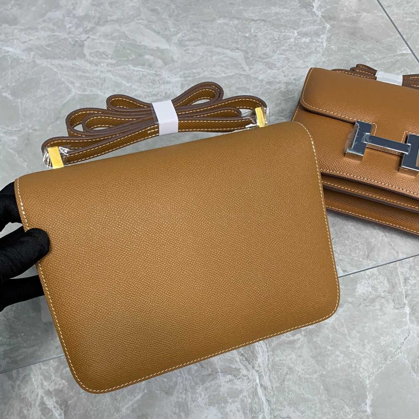 10A Designer bag shoulder womens crossbody high-quality leather handbag fashionable gold lock retro tofu luxury designer new pyaz - 3 of 8