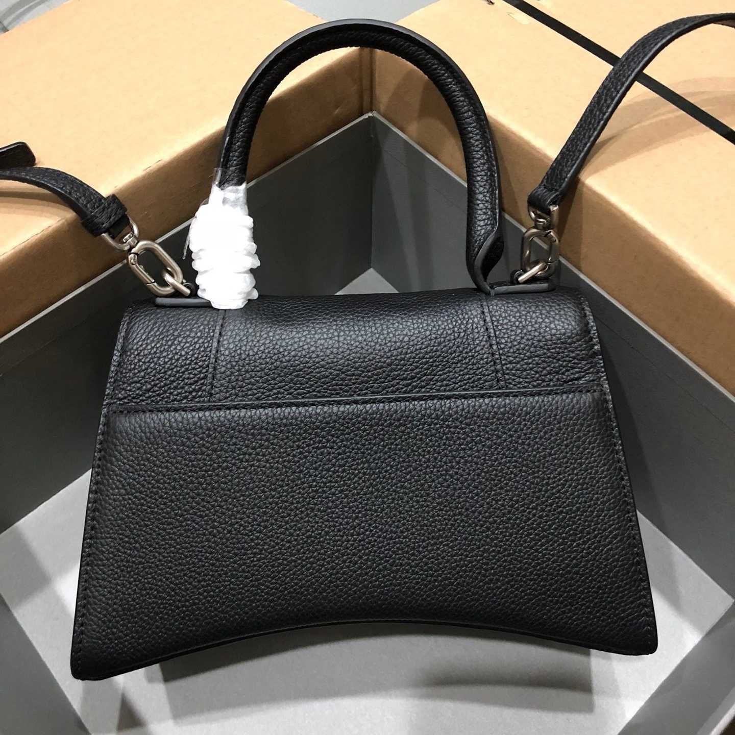 High-quality shoulder bag Top-quality crossbody bag Designer handbag Women's small bag Belted handbag Chain bag - 2 of 8