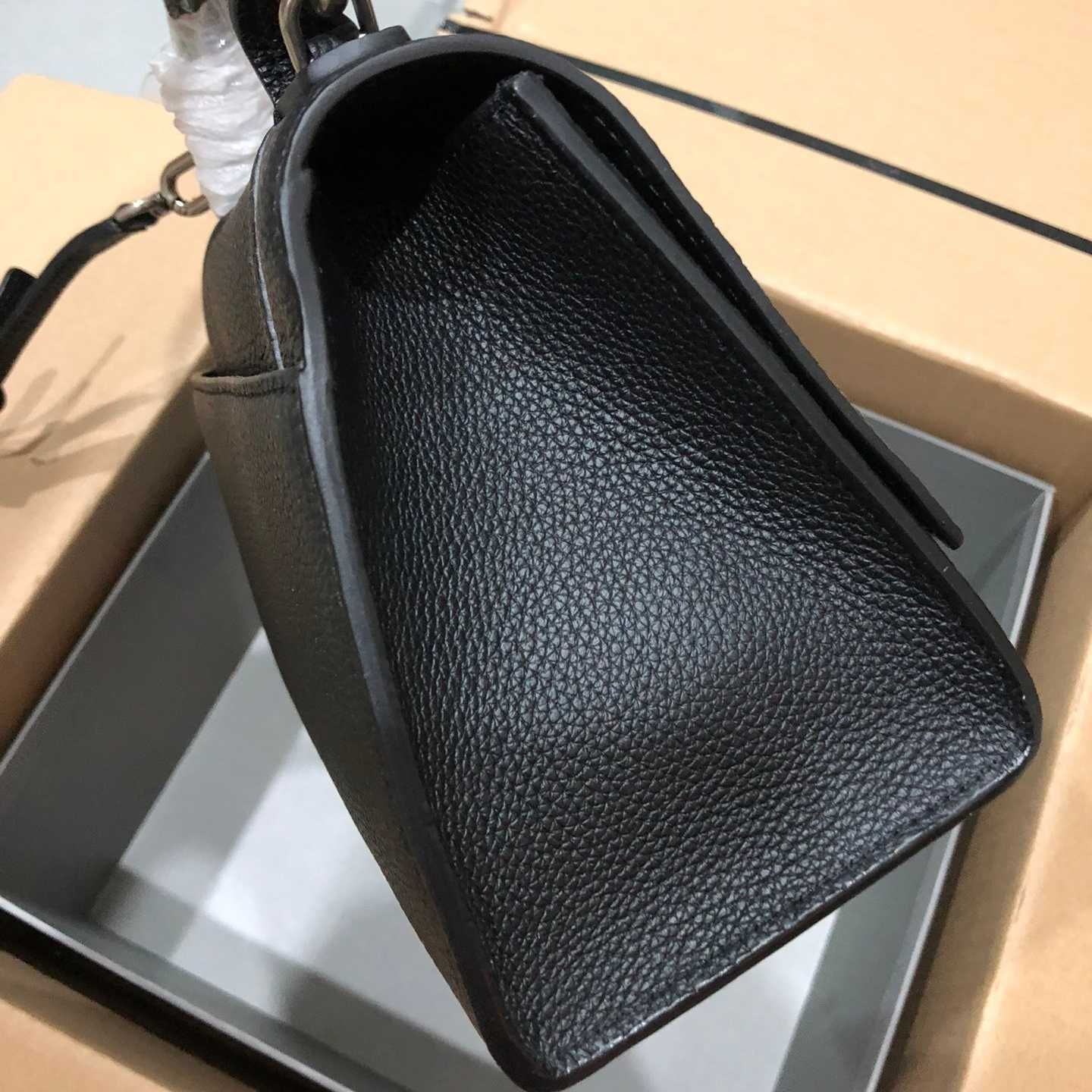 High-quality shoulder bag Top-quality crossbody bag Designer handbag Women's small bag Belted handbag Chain bag - 3 of 8