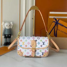 Luxurious handbag shoulder bag Fashion designer bag High-quality ladies' handbag Shoulder bag Ladies' tote bag Ladies' handbag Ladies' bag - dhbagpay